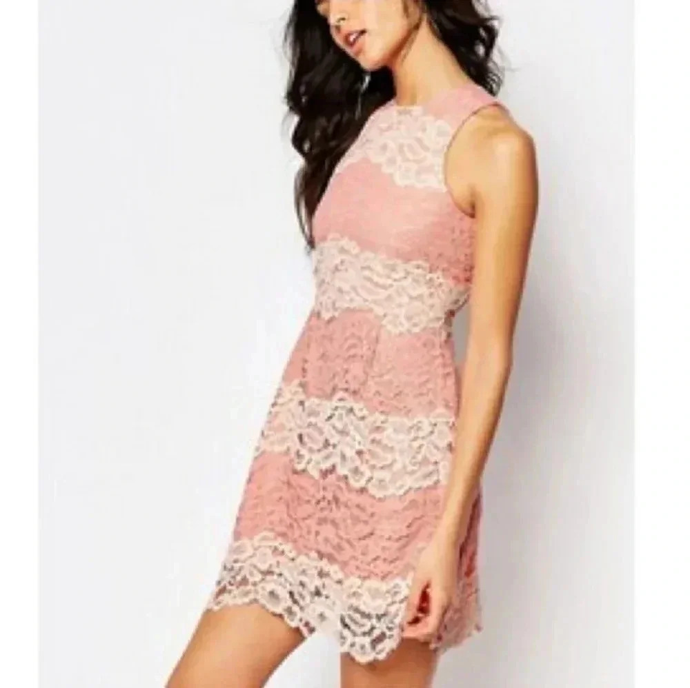 😍🔥NWT * FOXIEDOX* Pink Lace Dress‎